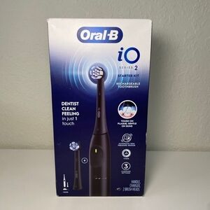 Oral-B iO Series 2 Black Rechargeable Toothbrush - Starter Kit